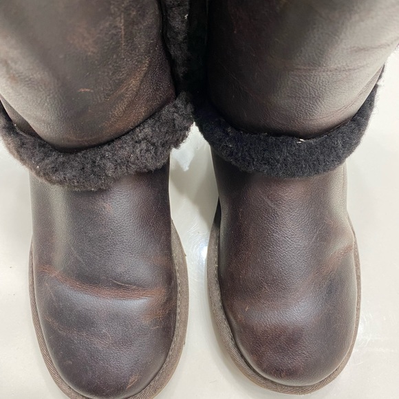 UGG Carter chocolate leather Sherpa lined boots size 6 - Picture 3 of 10